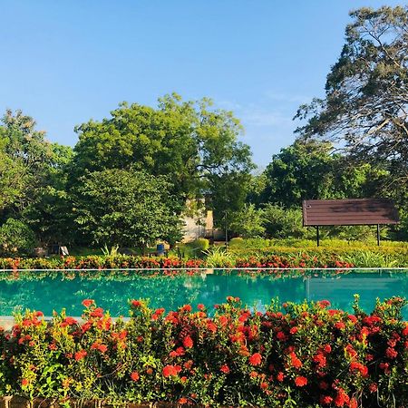 Lolu Village Resort 아누라다푸라 외부 사진