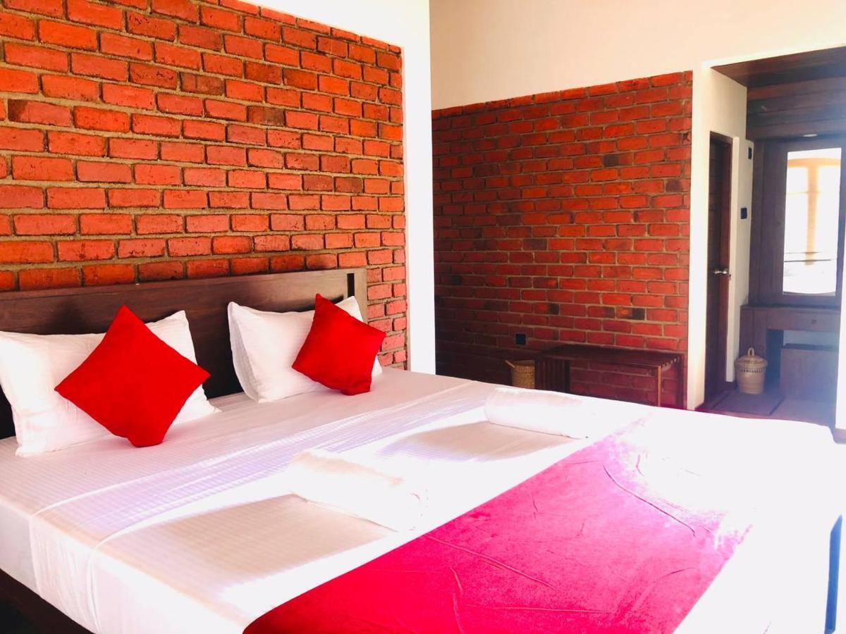 Lolu Village Resort 아누라다푸라 외부 사진