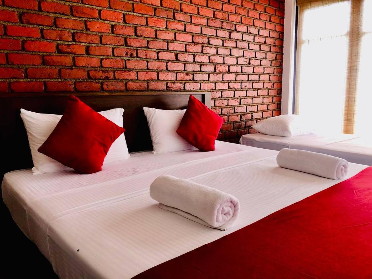 Lolu Village Resort 아누라다푸라 외부 사진
