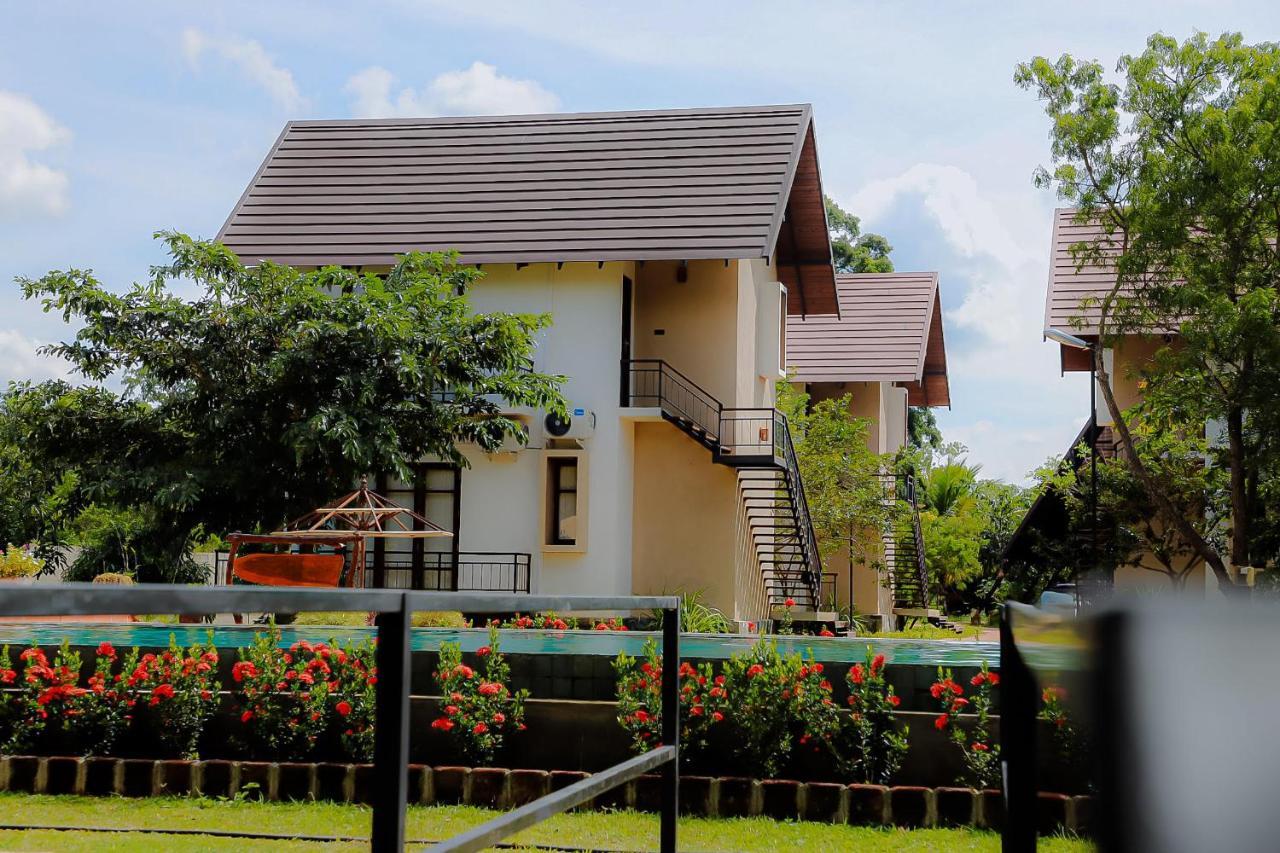 Lolu Village Resort 아누라다푸라 외부 사진